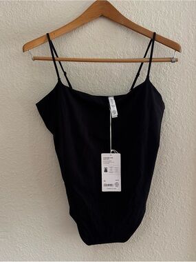 New Athleta Vitaform Cami Bodysuit Womens Large Black Thong